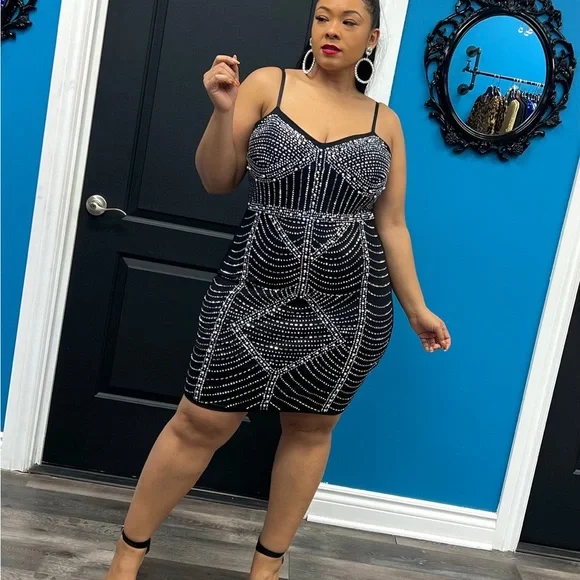 Elegant Black and Silver Embellished Dress - Picture 2 of 4